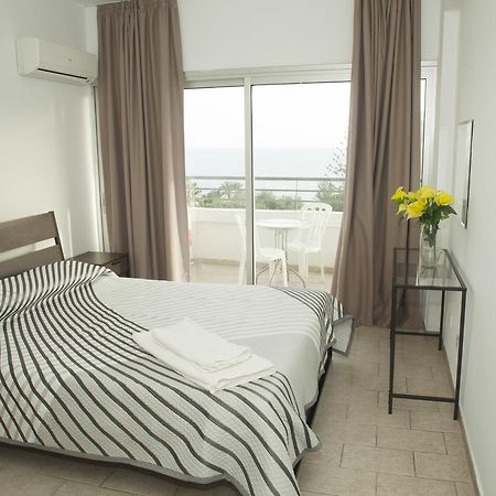 Anemos Apartments Limassol Exteriör bild