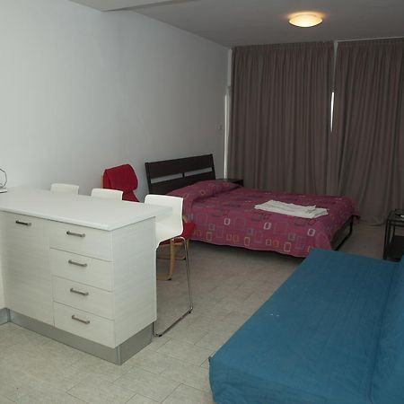 Anemos Apartments Limassol Exteriör bild