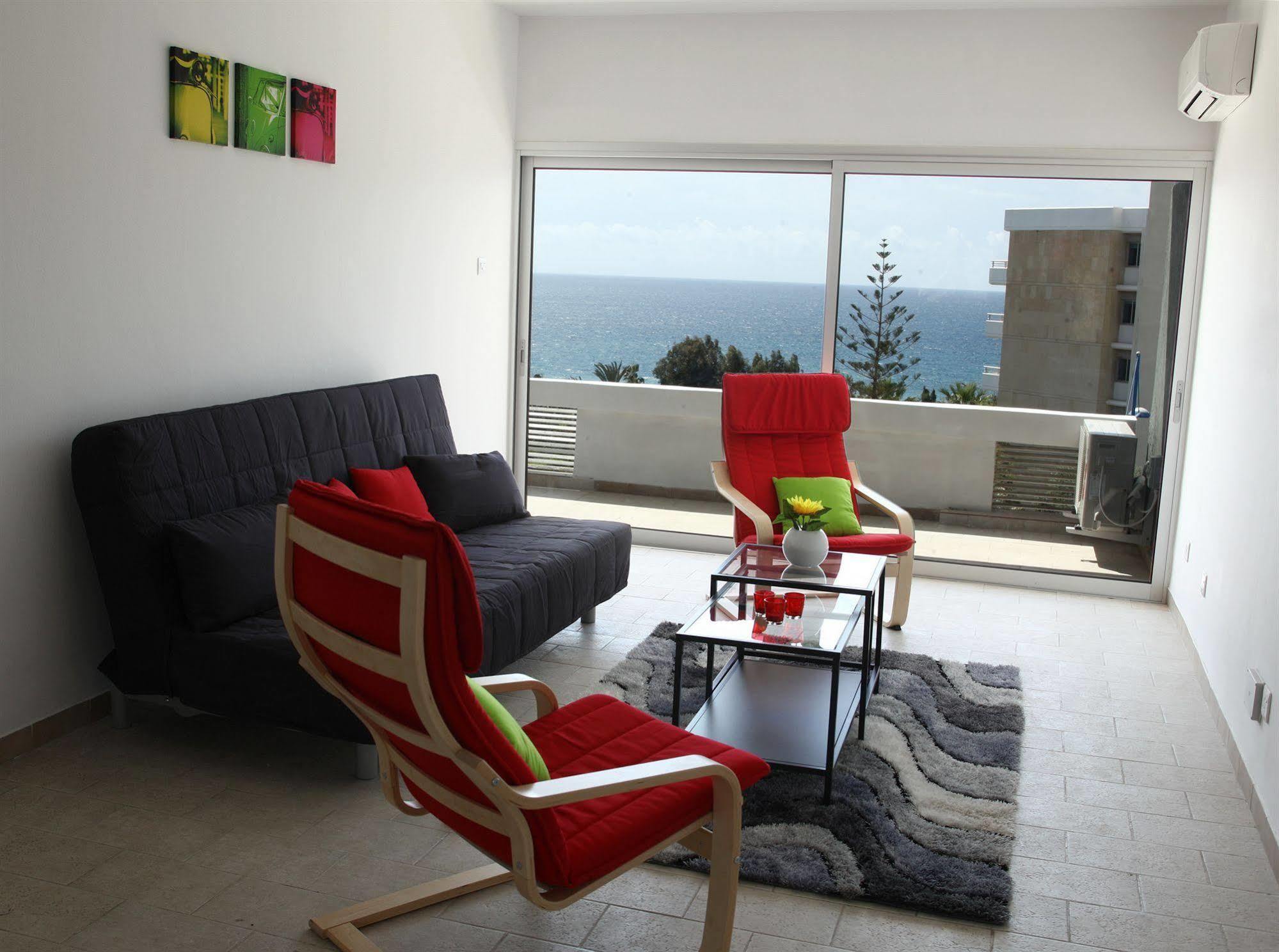 Anemos Apartments Limassol Exteriör bild