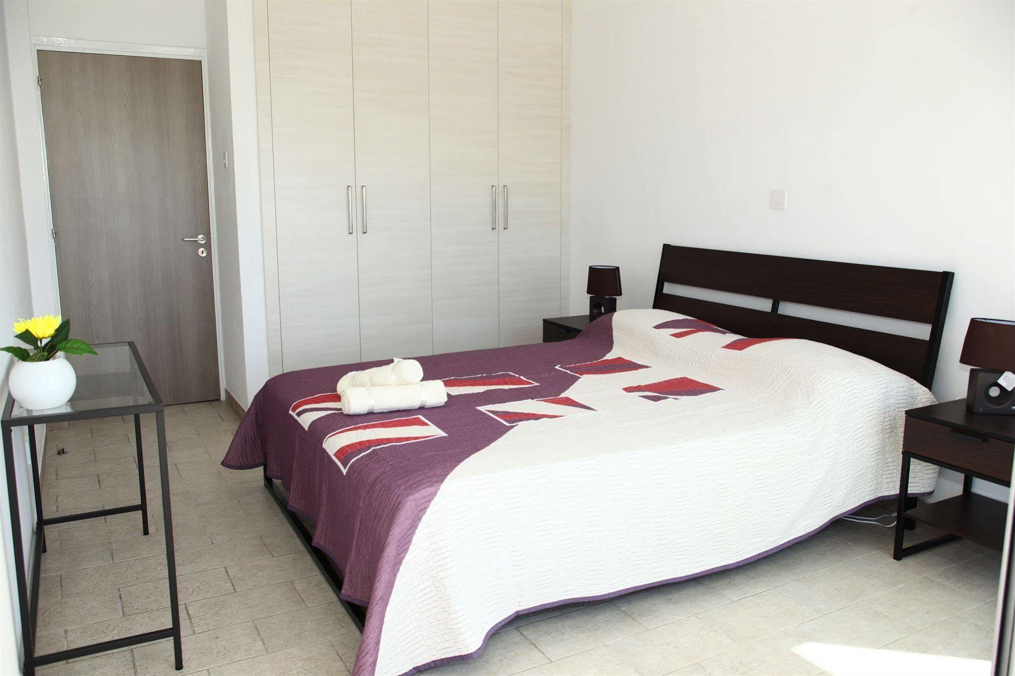 Anemos Apartments Limassol Exteriör bild